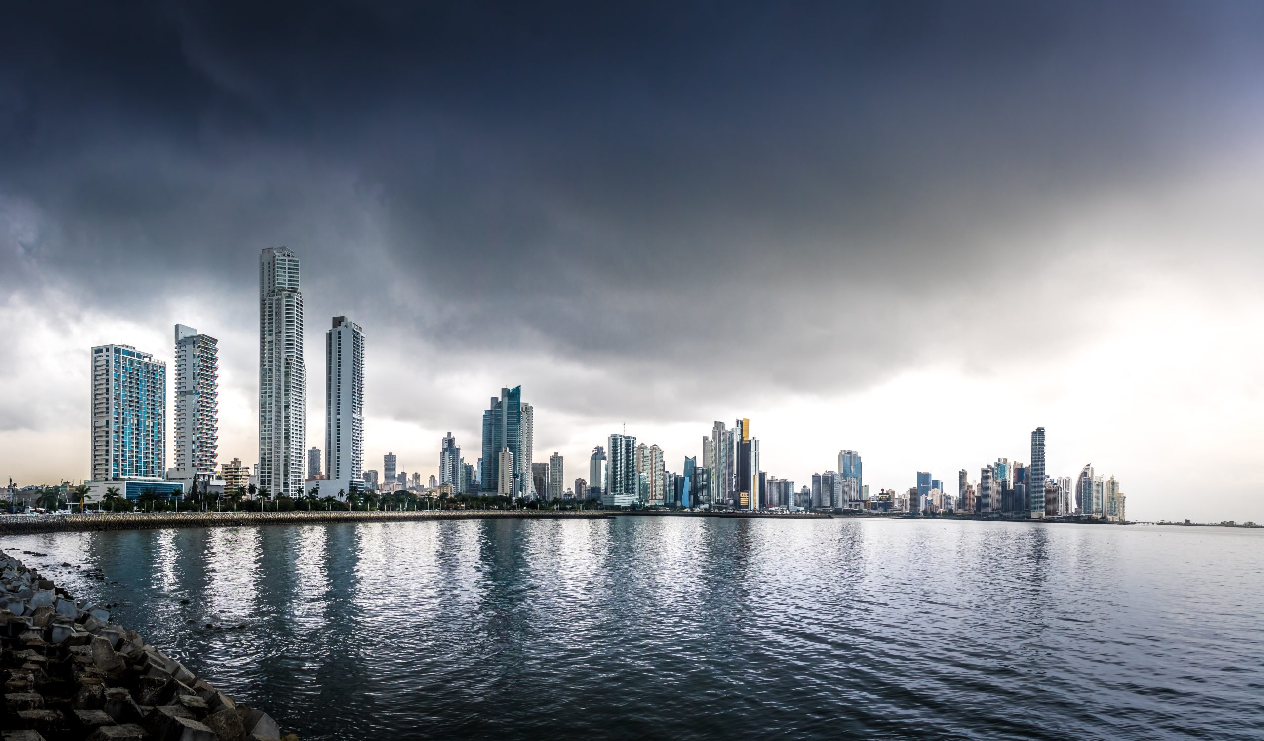Mumbai Mausam – North Mumbai Me Kuch Jagha Aaj Subha Halki Baarish Hui, Din Bhar Badal Chhaye Rahenge