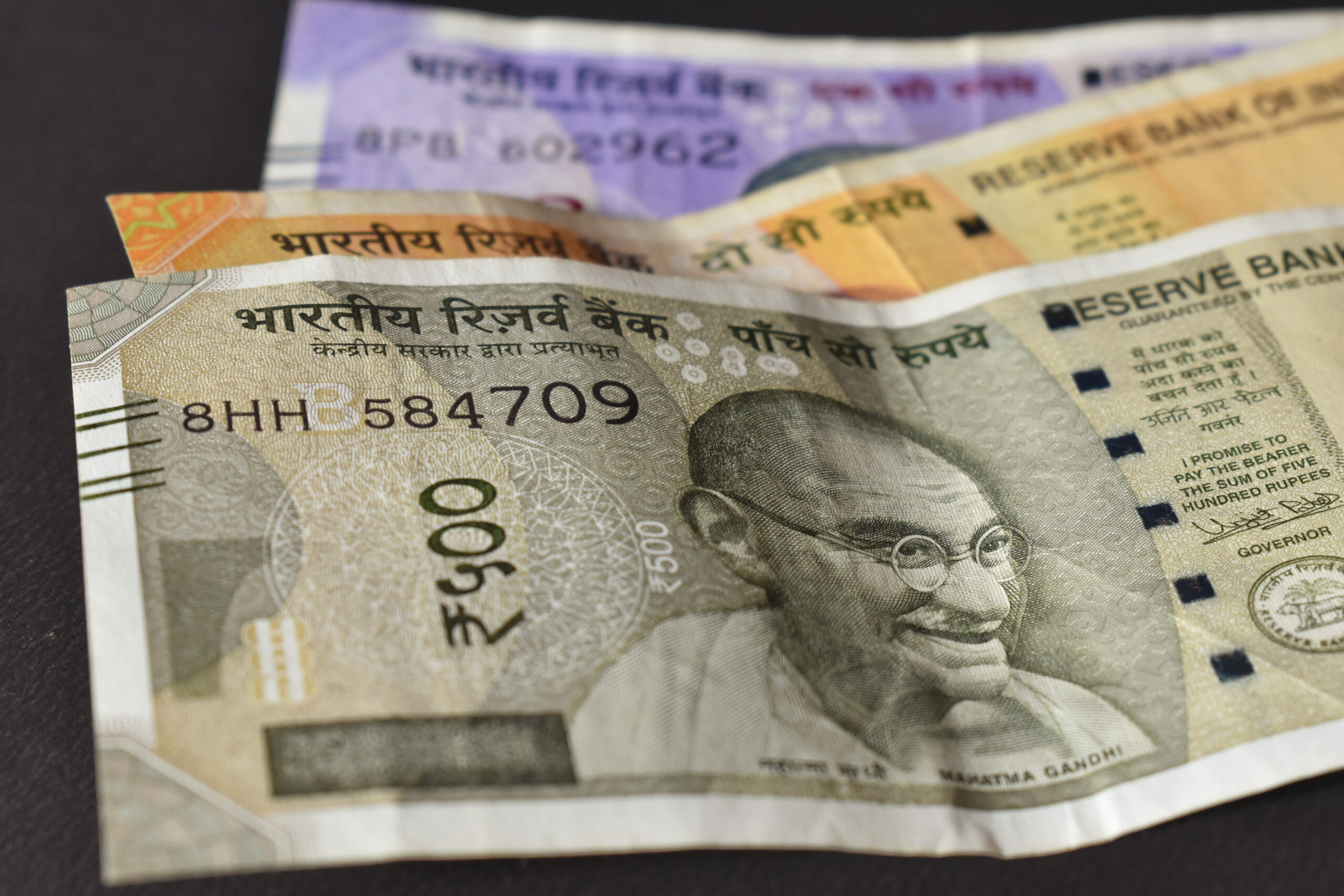 Khar West Ke HDFC Bank Ke CDM Mein Fake ₹500 Ke Notes, Police Ne Shuru Ki Talash