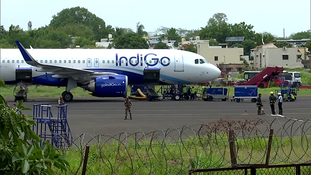 IndiGo Flight Ka Engine Fail, Mumbai Mein Emergency Landing