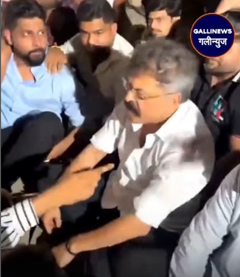 Rohit Pawar Aur Jitendra Awhad Par Azad Maidan Police Station Mein Hungama Karne Ke Liye FIR