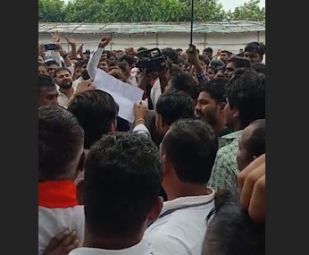Ola Uber Drivers Protest at Azad Maidan