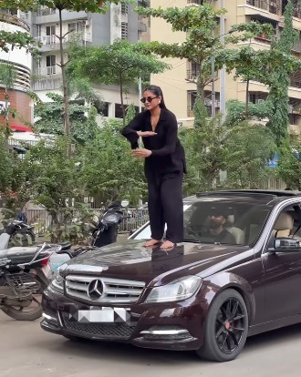 Mercedes par Video Banane wali influnzer Nazmeen Sulde ki muskhile badh sakti hai