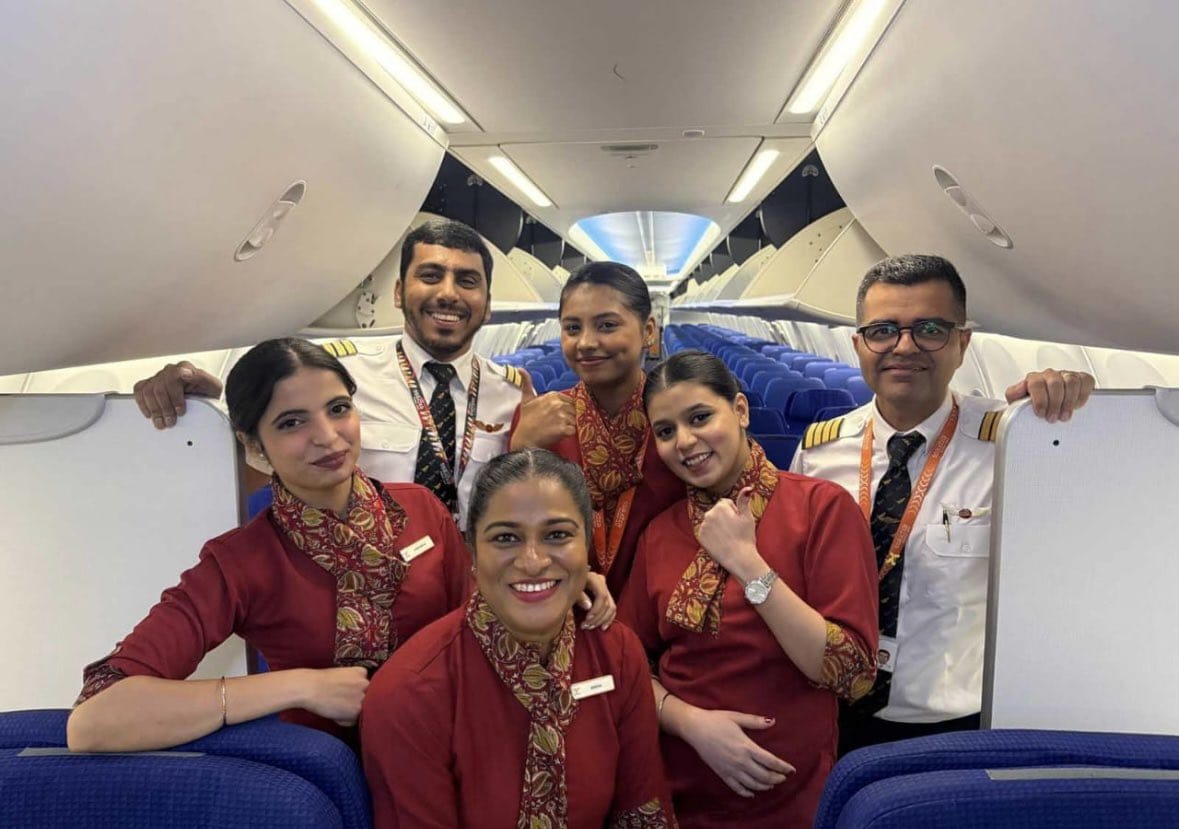 30,000 Feet Par Thai Mahila Ne Diya Bacche Ko Janm