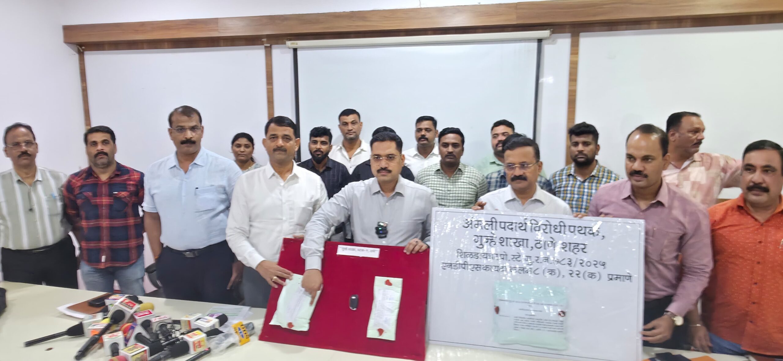 Thane Crime Branch Ne Drug Racket Ke Khilaaf Badi Karwai, ₹3.97 Crore Ka MD Drug Seize