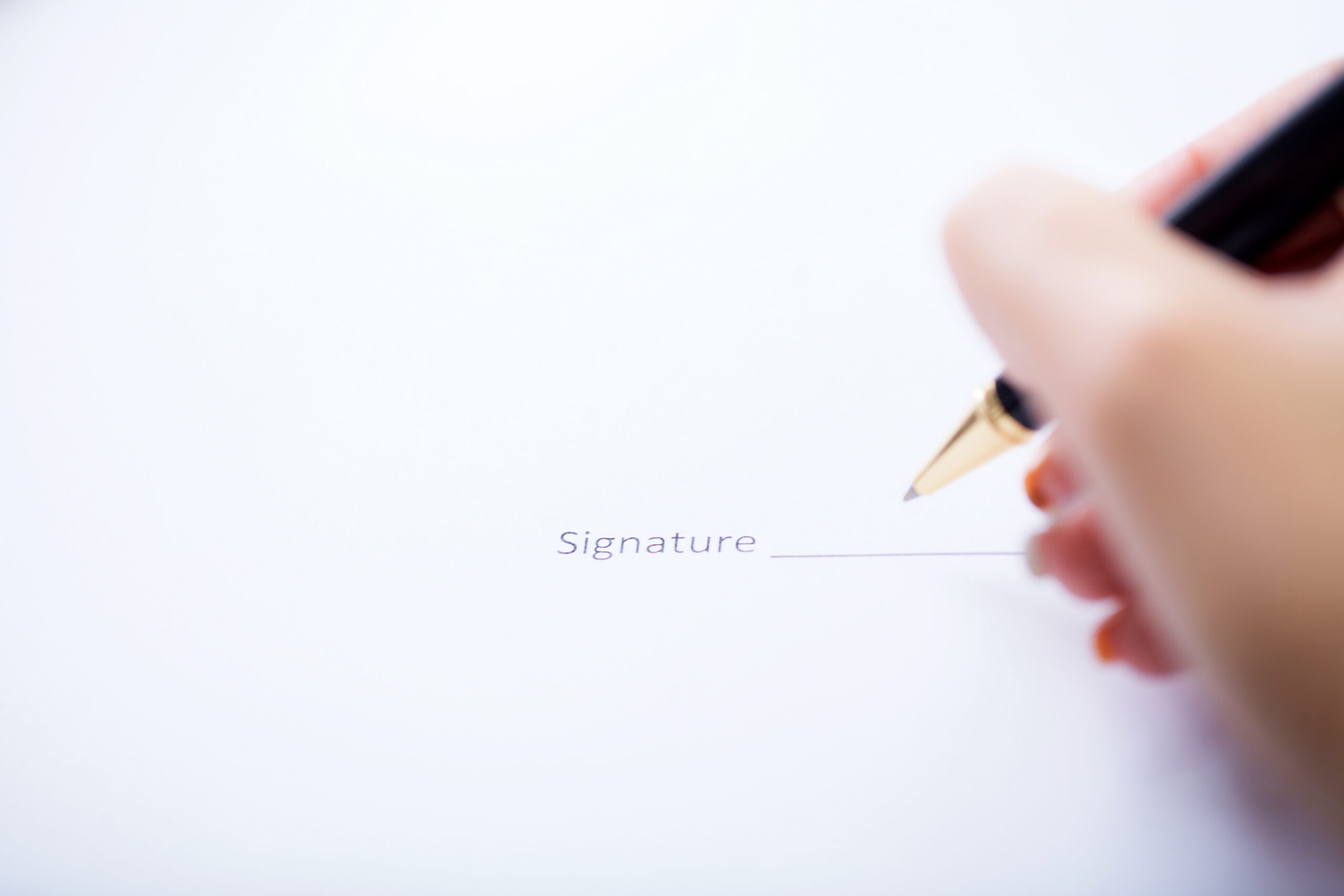PWD Officer Bar Mein Files Sign Karte Pakda Gaya