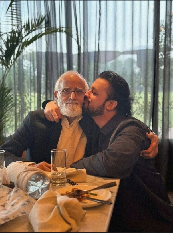 Atif Aslam Ke Father Ka Intekal