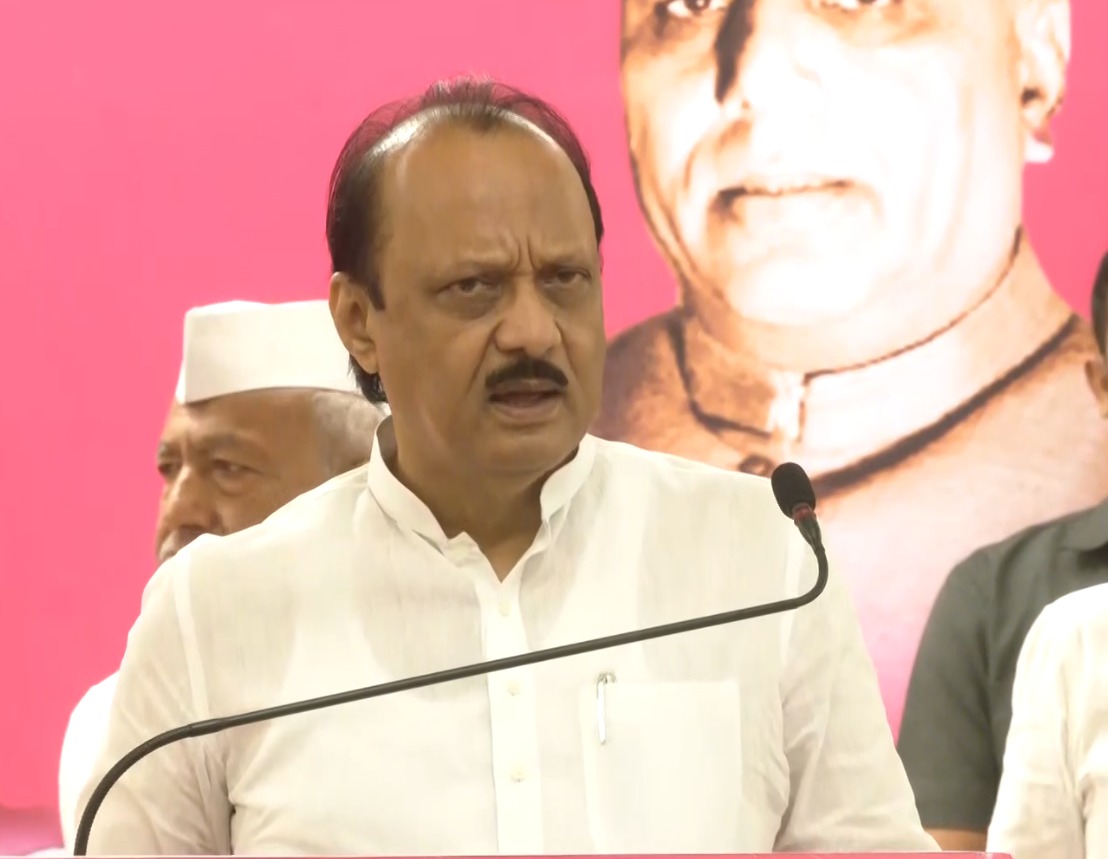 Ajit Pawar Ne Raj Thackeray-Devendra Fadnavis Meeting Ko Lekar Kaha, “Ise Rajnitik Rang Na Do”