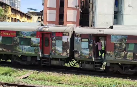 Diwali Ke Liye Delhi-Mumbai Se Prayagraj Jaane Wali Trains Mein Seats Full