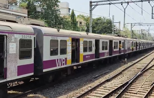 Mumbai Local Train – 15 Jagahon Se Speed Limit Hata, Yatra Hui Tez