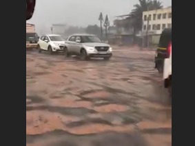 ‘Mahamarg Naahi Swarg’ – Mumbai-Goa Highway Ke Khaddaon Se Pareshan Netizen Ne Likha Taanz Bhara Thank You
