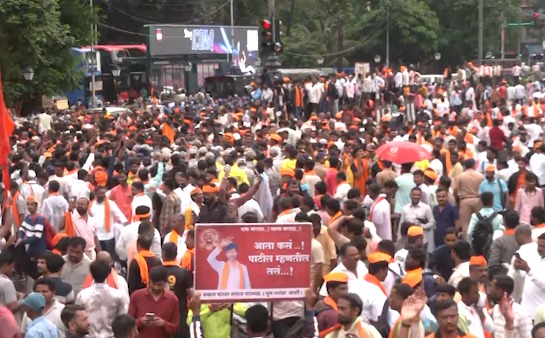 Maratha Quota Protest Day 2 – CSMT Par Bhari Traffic
