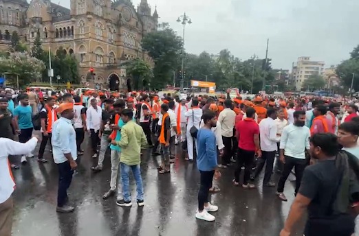 Mumbai Police ne Azad Maidan par protest permission 30 August tak extend kar di