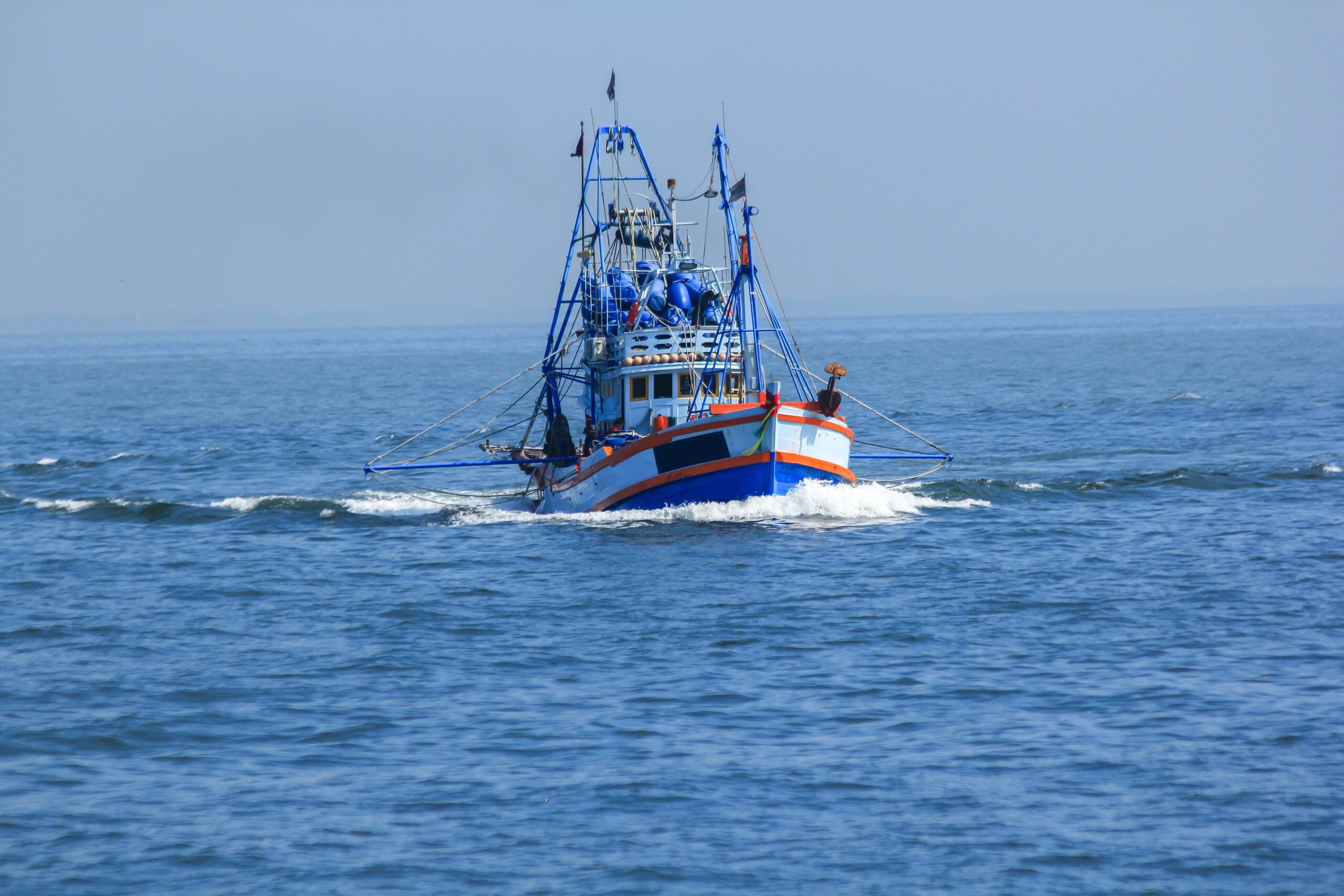 Raigad Mein Samudr Mein Fishing Boat Palti