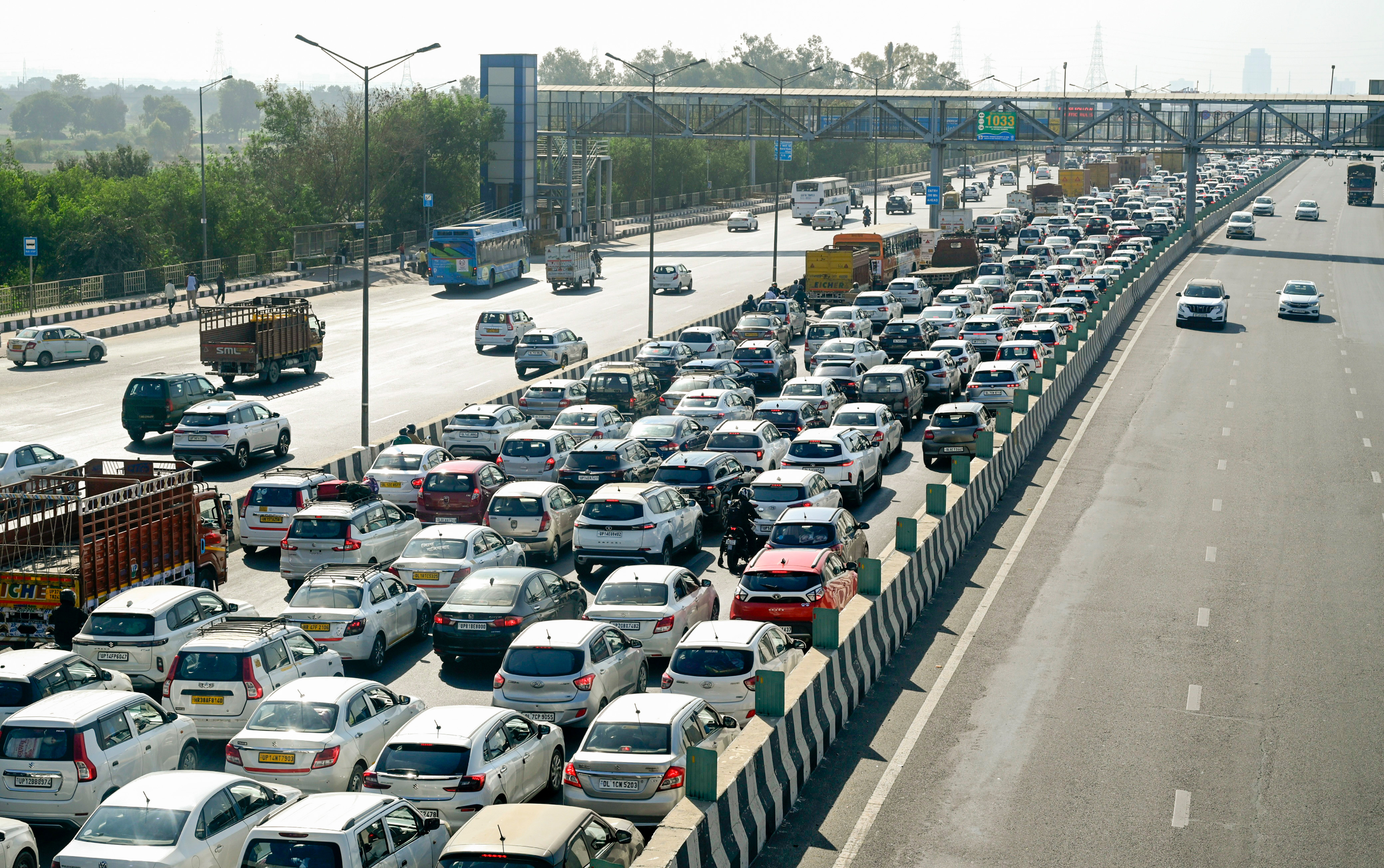 Mumbai-Pune Expressway Par Traffic Advisory – Ekvira Devi Temple Ki Bheed Se Jams Rokne Ke Liye, Check Alternate Routes