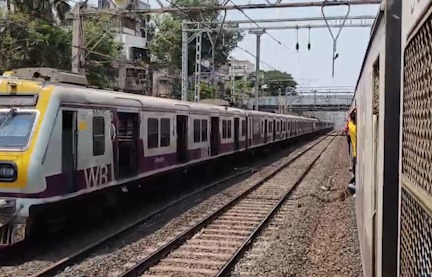 Western Railways Mumbai Local Mein Smart Speakers Lagaye Jayegy, Shor K Hisab se Volume Set Hoga