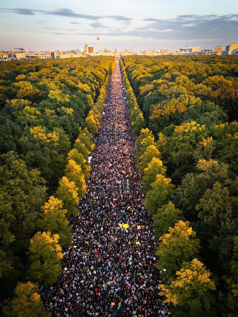 Berlin Mein 1 Lakh Se Zyada Logon Ka Protest, Germany Ki Israel-Nawaz Policy Par Narazgi.