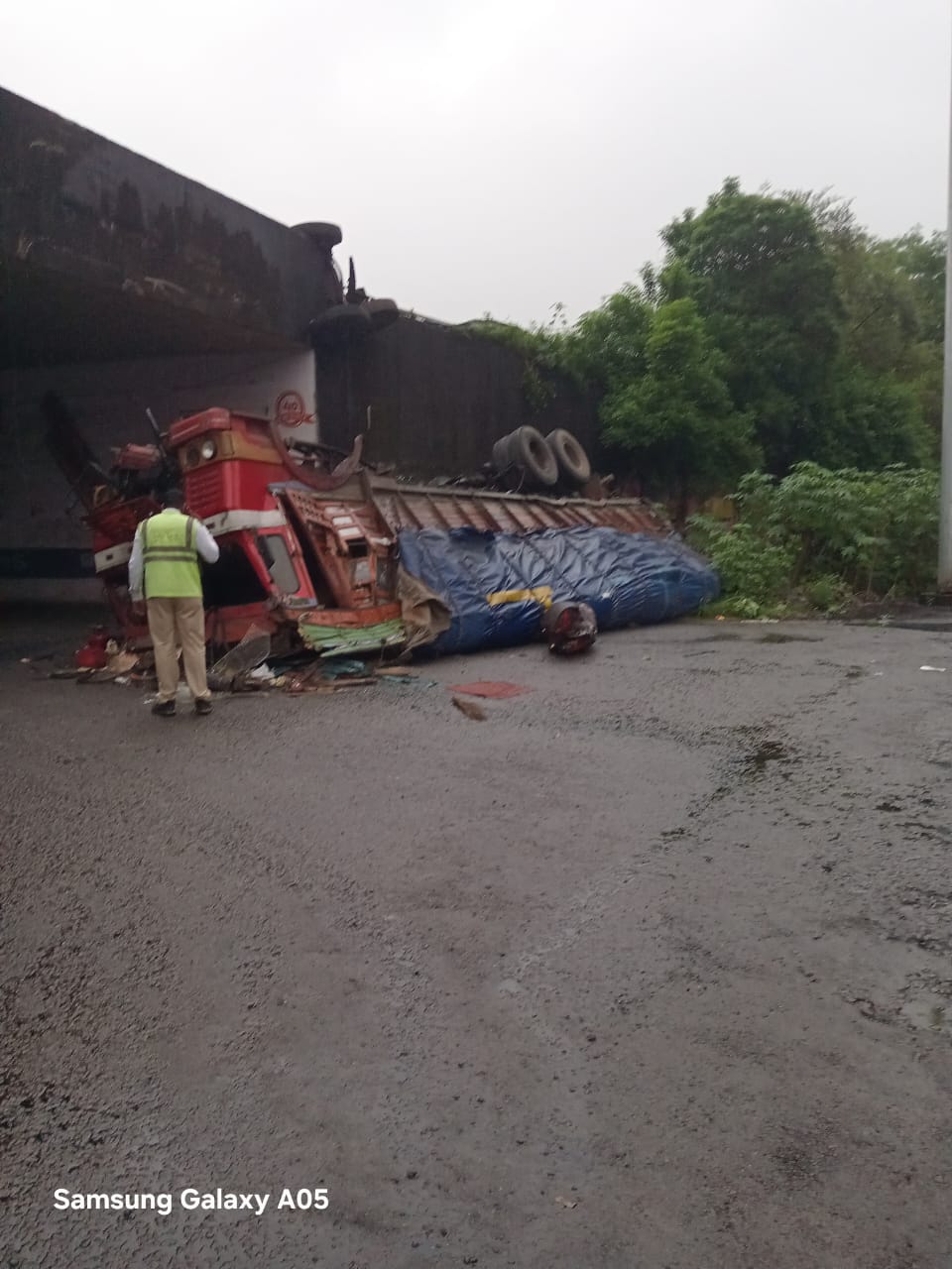 Bridge Se Gira Truck, Driver Ki Maut, Cleaner Zakhmi