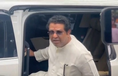 Shivaji Park Mein Meenatai Thackeray Ki Murti Par Laal Paint Daala – Raj Thackeray Pahunche