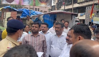 MNS Protest at Musafirkhana for Divider Removal
