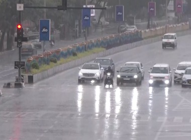 BMC Ki Appeal: Mumbai Me Sunday Ko Bahar Na Nikle, IMD Ne Jaari Kiya Red Alert