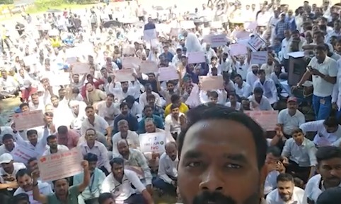 Azad Maidan Me Cab, Autorickshaw, Taxi Driver Ka Protest – Mahayuti Ko Vote Nahin Dene Ki Kasam