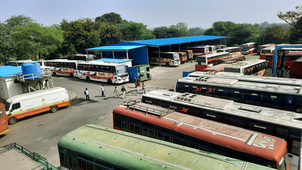 MSRTC Ne Kurnool Fire Tragedy Ke Baad Sleeper Bus Safety Drive Shuru Kiya
