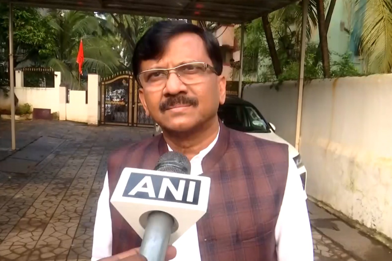‘Mumbai Ka Mayor Hoga Asli Marathi, Saffron Rang Wala’: Sanjay Raut Ne BJP Par Maara Taunt, Thackeray Cousins Ke Alliance Ka Hint!