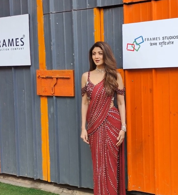 Shilpa Shetty Ke Ghar Pahunchi Mumbai Police — 60 Crore Ke Fraud Case Mein 4.5 Ghante Chali Poochtaach