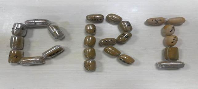 Mumbai Airport Pe Gold Smuggling Pakda Gaya: Operation Golden Sweep Ne 10.5 Kg Gold (₹12.58 Cr) Pakda, 13 Log Arrest!