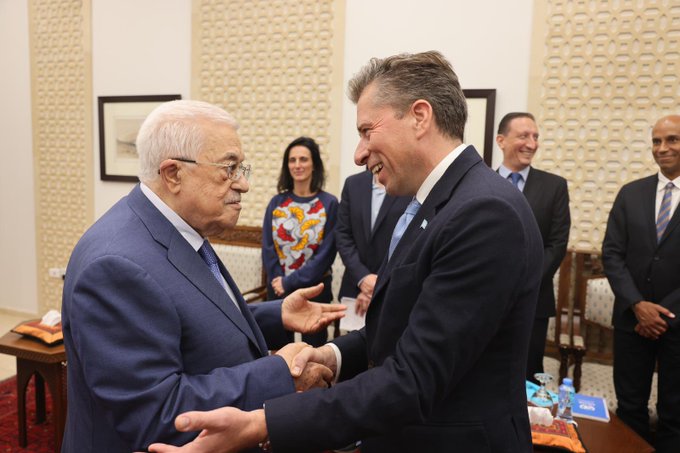 “Middle East se ek aham khabar — Palestinian President Mahmoud Abbas ne Gaza ceasefire aur Trump ke peace plan par amal karne ki appeal ki hai.”
