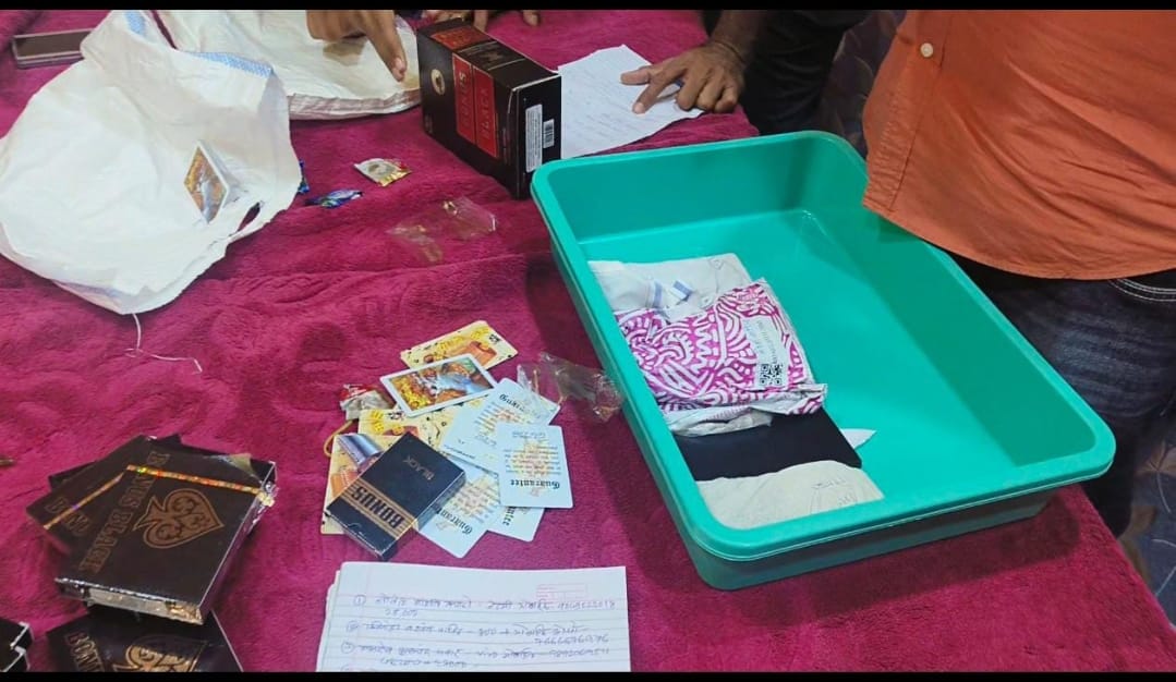 Bhayandar West Mein Gambling Adde Par Police Ki Raid: 18 Log Pakde Gaye, ₹5 Lakh Cash Aur 16 Phones Jabt