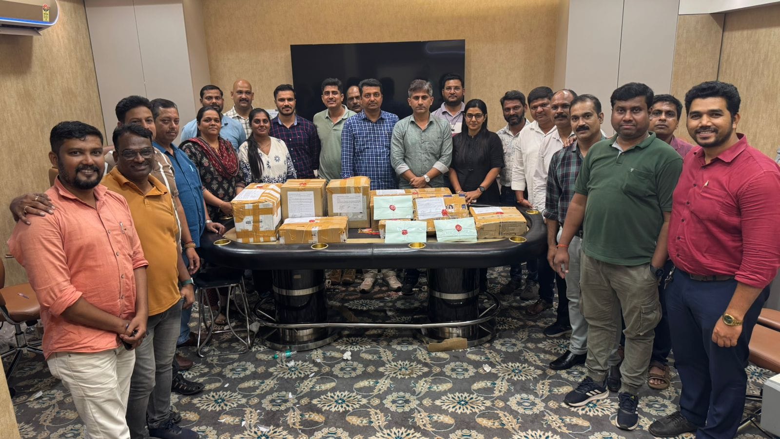 Gambling Raid Crime Branch Ne Chembur Mein 3.31 Crore Ka Jua Adda Busted; 33 Giraftar