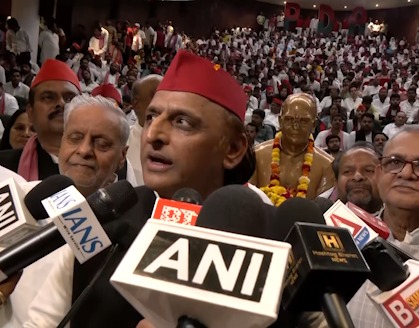 Akhilesh Yadav Ka Facebook Account Suspend – SP Ne BJP Par Lagaya Awaaz Dabaane Ka Aarop.