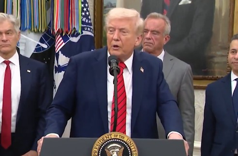 Trump ne kaha — “Gaza Jung meri Zindagi ki aathvi jung hai jo maine khatam ki h!” — Ceasefire par bhi jayayabpura bharosa.