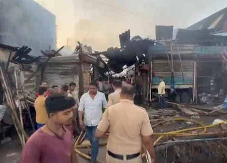 Kurla CST Road Par Lagi Aag Par Ab Kaabo