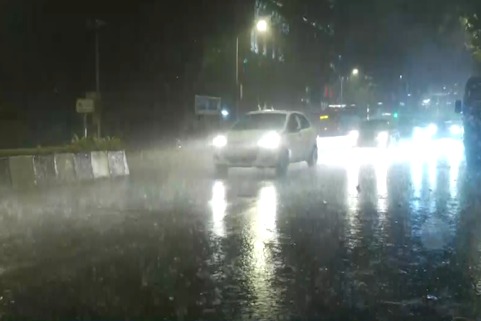Maharashtra Mein Yellow Alert: Mumbai Mein Bijli Ke Saath Barish Ka Andesha, Mausam Vibhaag Ki Chhetaavni