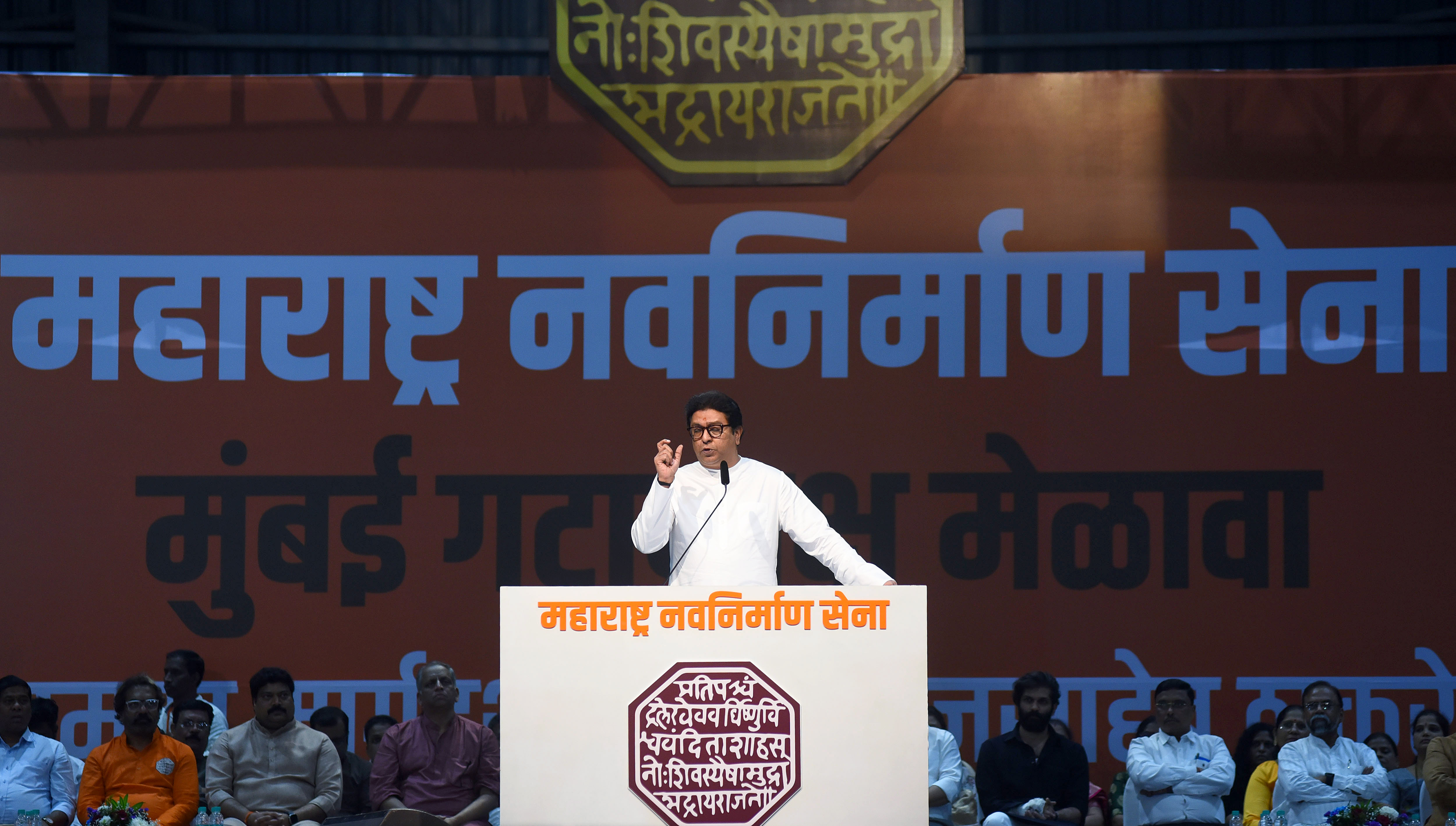 Vasai-Virar Me Bada Political Jhatka — NCP (Ajit Pawar Group) Ke Leader Samet 250 Workers MNS Me Shamil