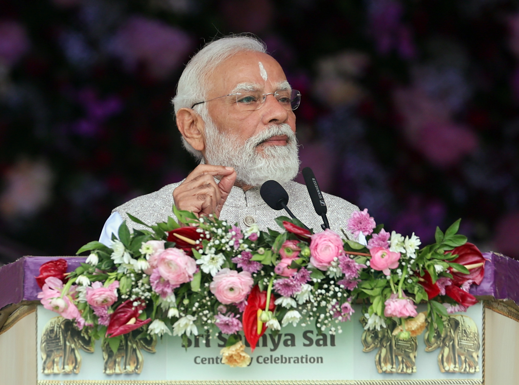 “End of an era in Indian cinema”: PM Modi condoles demise of actor Dharmendra