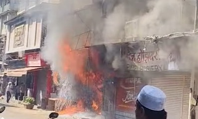 Fire at Chakla street