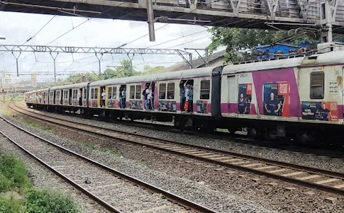 Mumbai Local Me Fake UTS Ticket Scam Pakda Gaya — TTE Ne Ek Passenger Ko Arrest Kiya