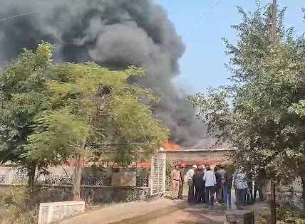 Jalgaon Mein Chemical Factory Mein Aag: Sab 12 Workers Surakshit Bahar Nikale Gaye