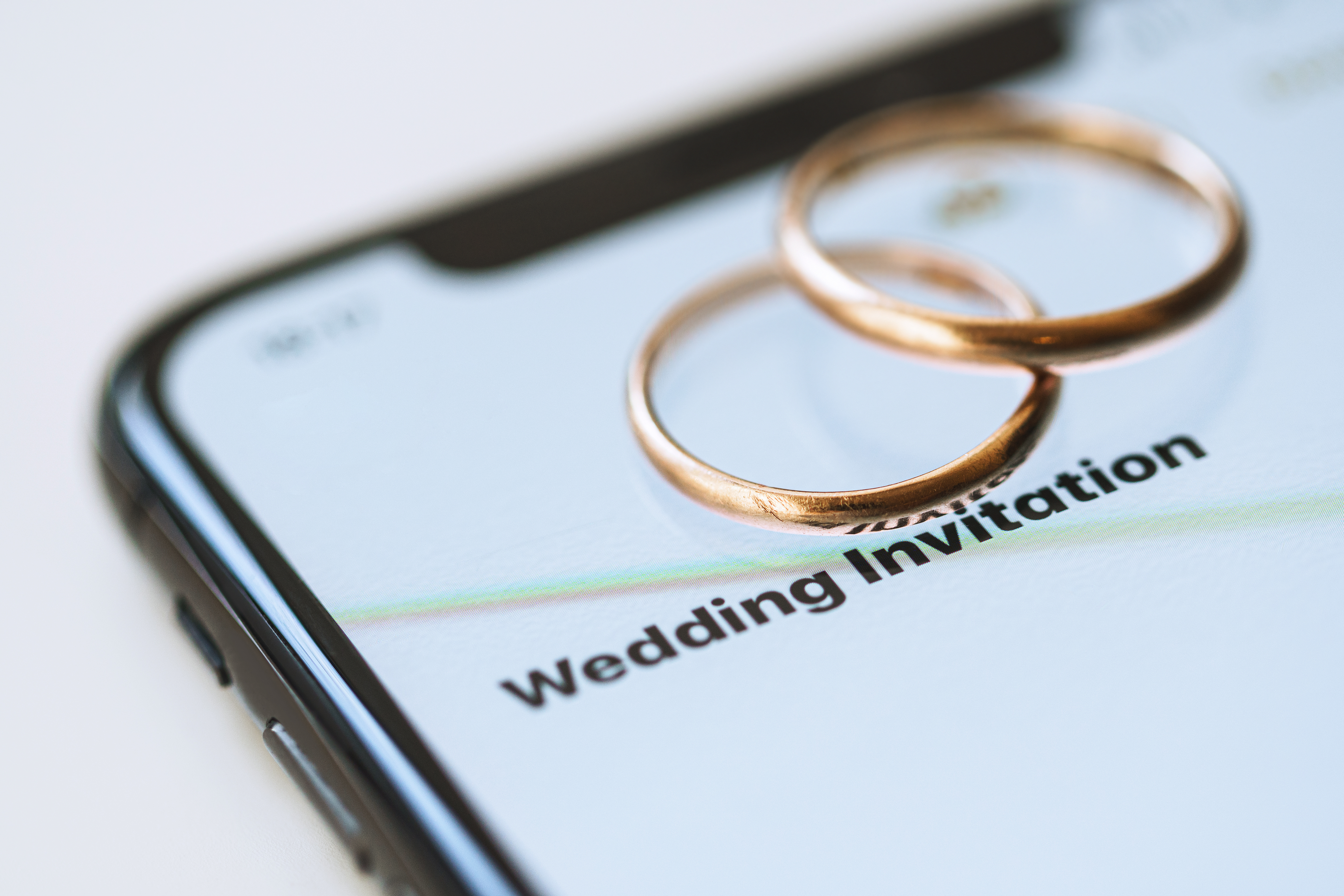 Beed Ke 43-saal ke Aadmi Ne Download Kiya Fake Wedding Invitation APK — Khate Se Udd Gaye ₹97,500