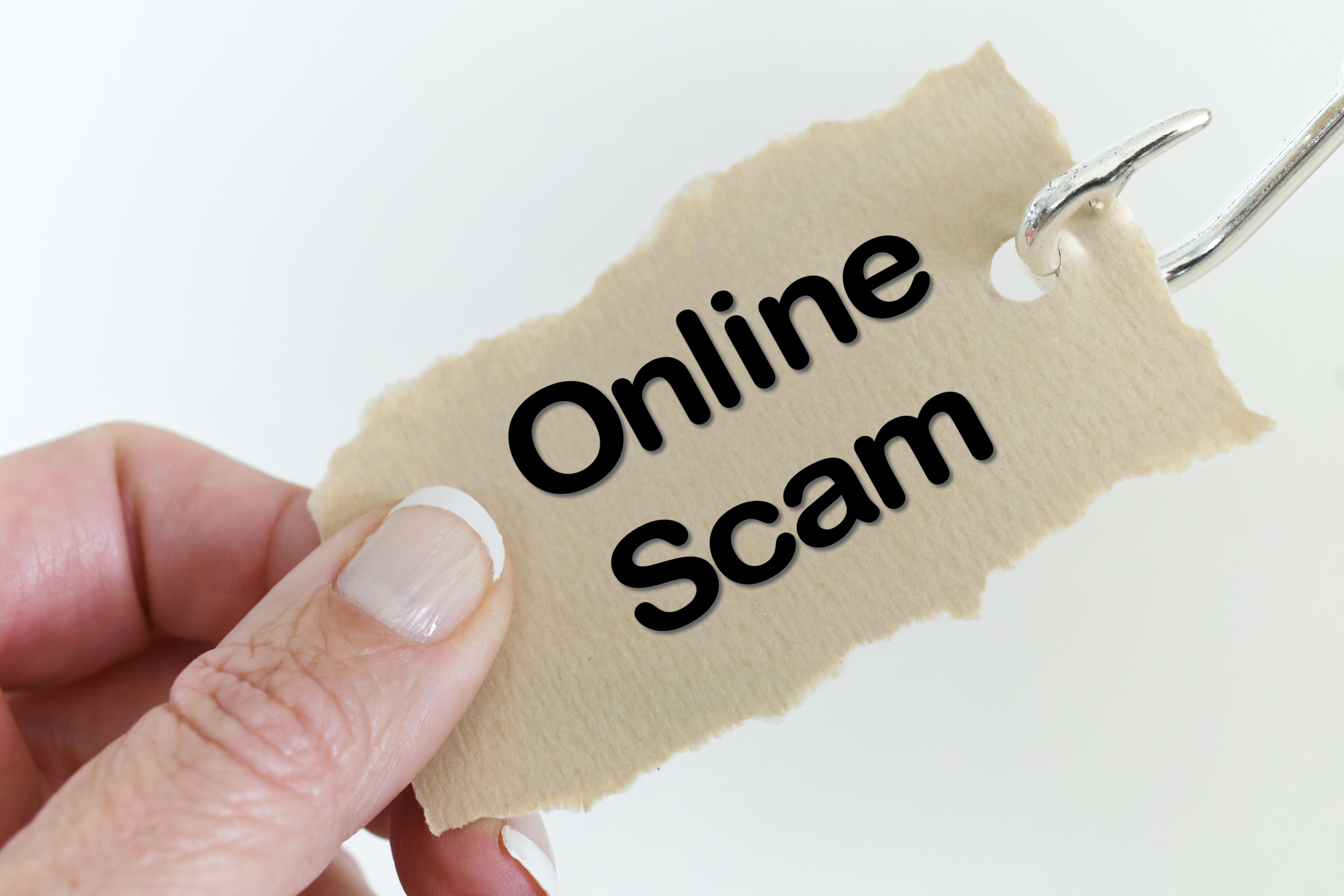 Mumbai Me 81 Saal Ke Retired Railway Engineer Se ₹26 Lakh Ka Fraud – ‘Life Certificate Update’ Ke Naam Par Online Scam