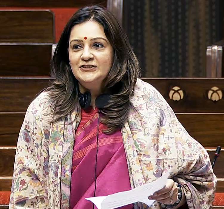 “Shut down Civil Aviation Ministry”: Priyanka Chaturvedi slams Centre after IndiGo cancels record flights