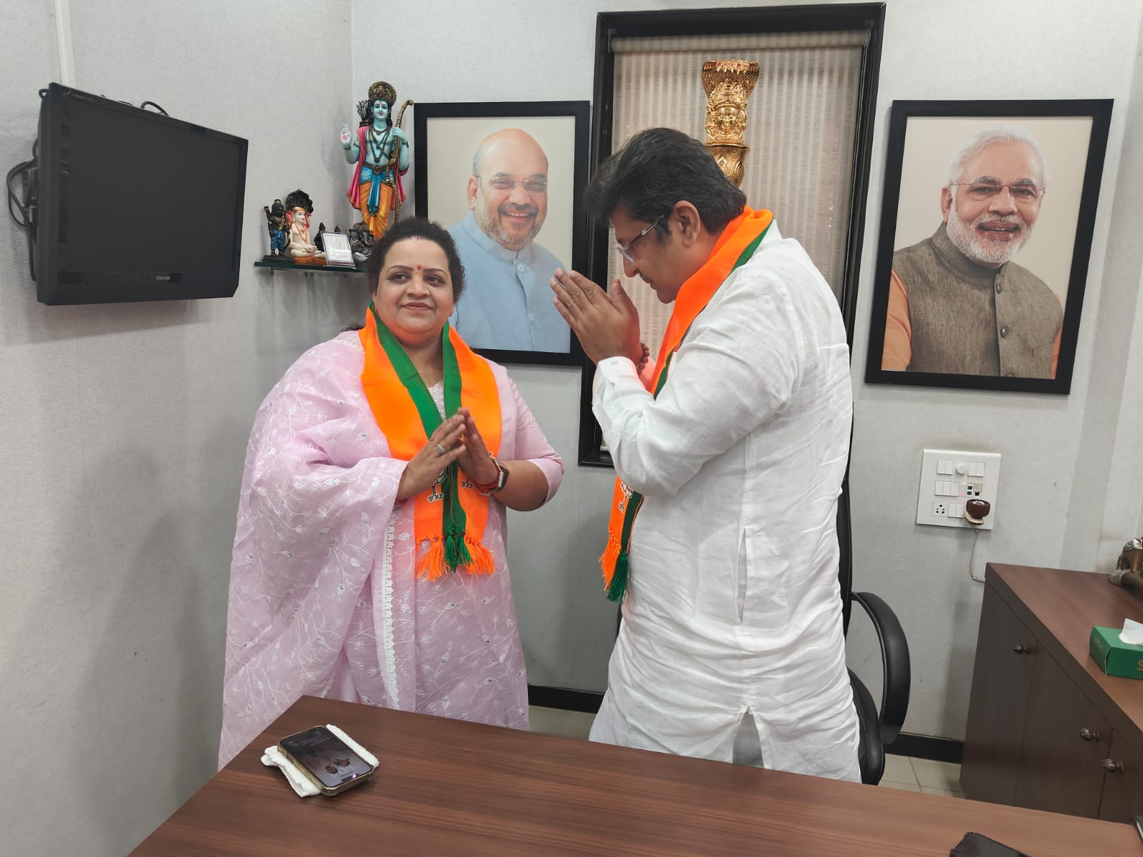BMC Elections 2026 Se Pehle NCP-SP Ko Bada Jhatka, Mumbai President Rakhee Jadhav BJP Mein Shamil
