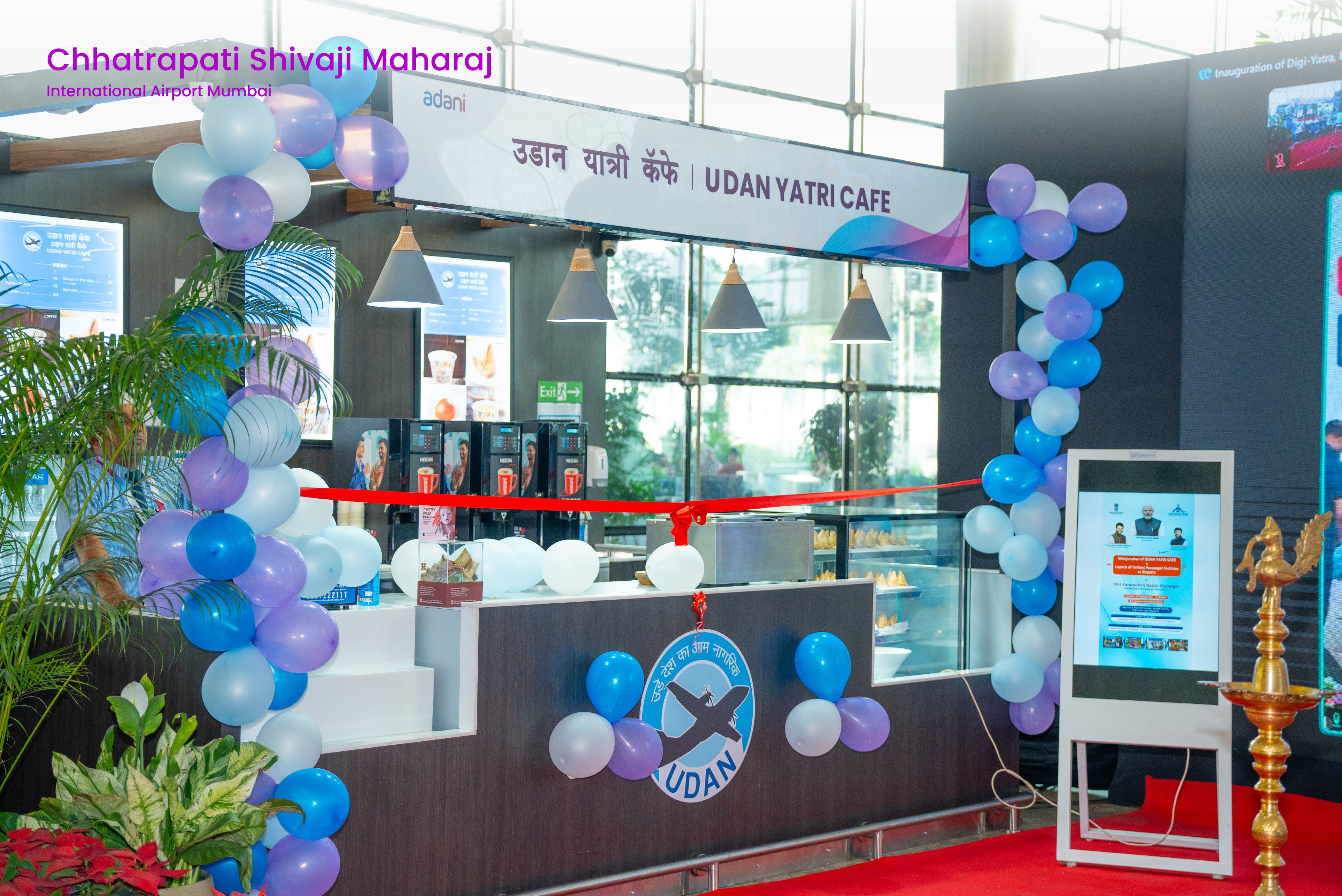 ₹20 ka samosa Mumbai Airport par? Udaan Yatri Cafe ne badli kahaani!