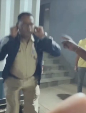 Bandra Mein Kutte Ko Maarne Ke Aarop Ke Baad Policewale Se Uthak-Baithak Karwai Gayi