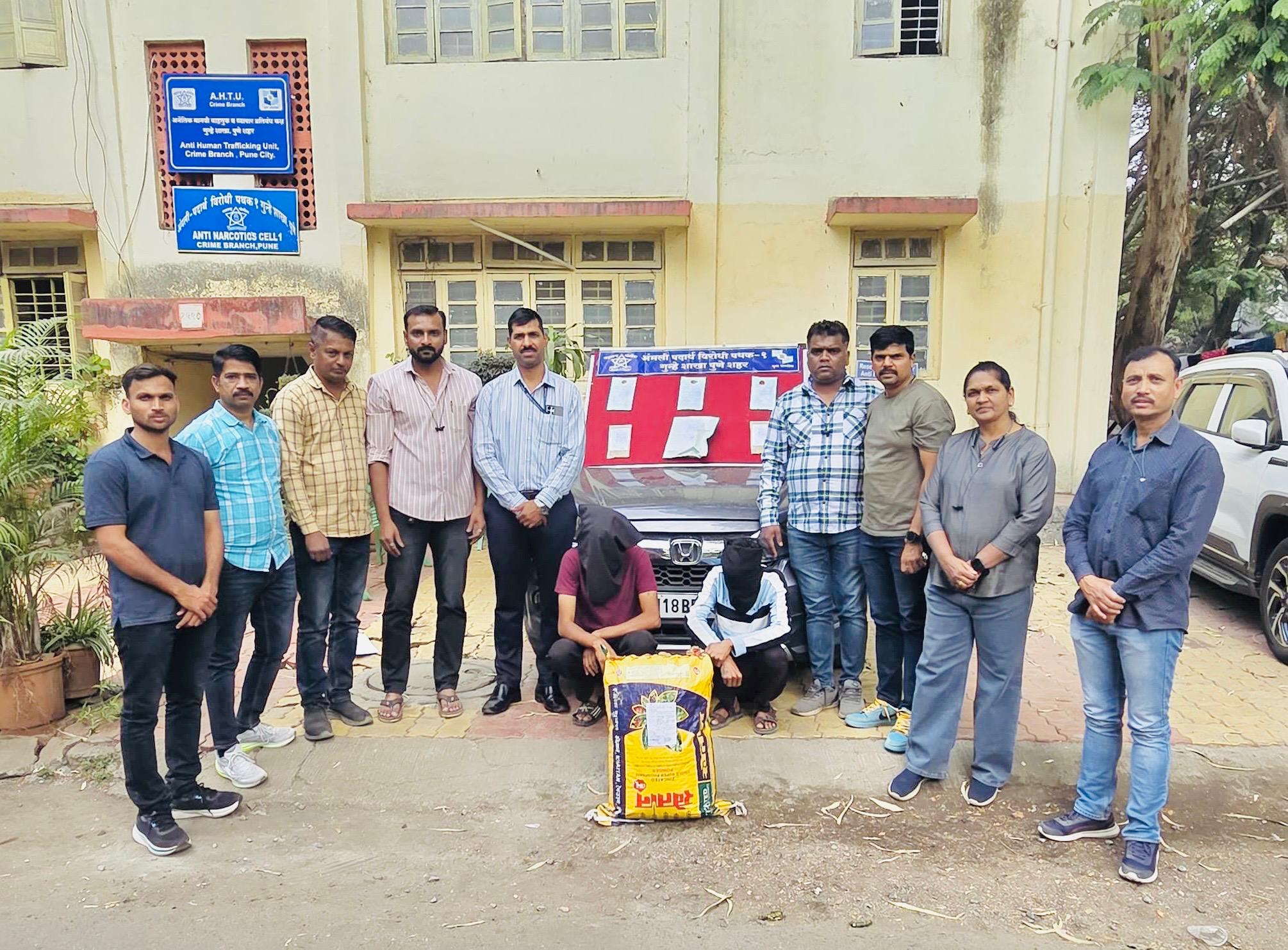 Pune Crime Branch ki badi karwai; 43 kilo se zyada ganja japt, 4 aaropi giraftar