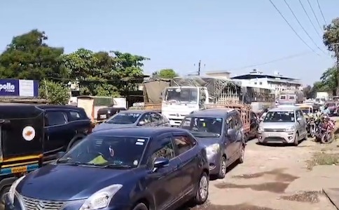 Mumbai–Goa Highway Par Bumper Jam, Holi Se Pehle 3 KM Lambi Gaadiyon Ki Line