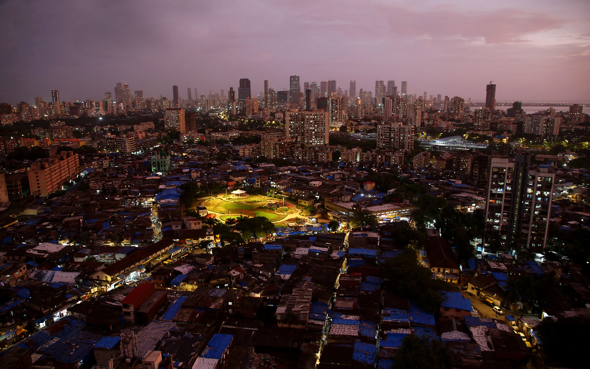 Dharavi Redevelopment se pehle ‘Slum Tourism’ High, Garibi dekhne ke liye de rahe hain moti rakam